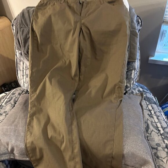 Under Armour Canvas Women's Pant - Picture 2 of 3